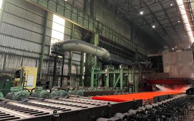 重慶鋼鐵不銹鋼單面復合鋼板試軋成功